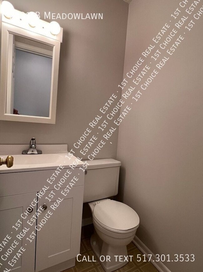 Building Photo - 2191-B Meadowlawn-