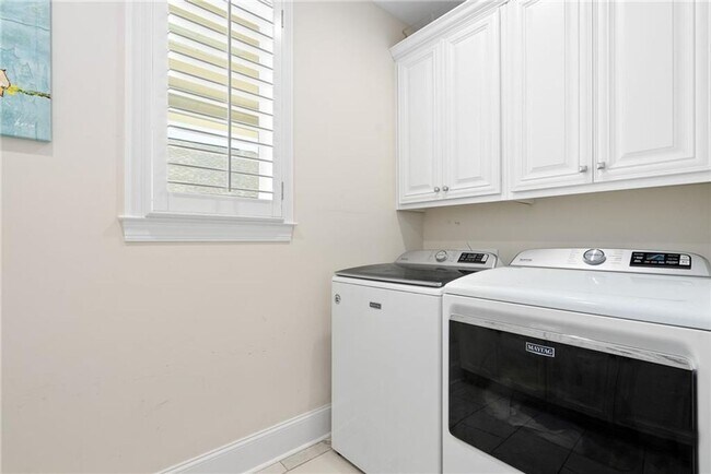 Building Photo - Spacious 4BR Home Near Auburn University –...