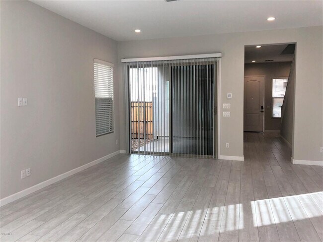 Building Photo - 6519 E Villa Maria Dr