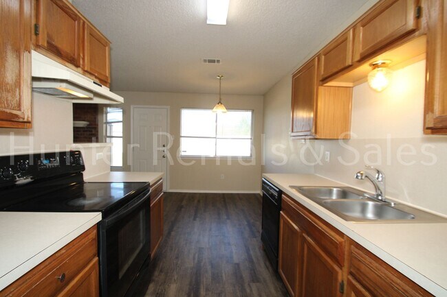 Building Photo - Spacious 4-Bedroom Home in Killeen