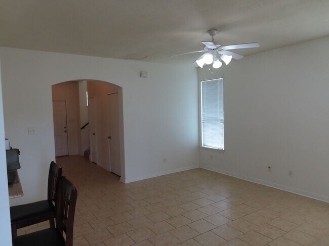 Building Photo - 4115 McFarland Dr