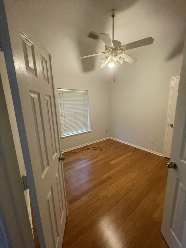 Building Photo - 35 Barn Lantern Pl