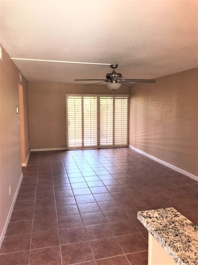 Building Photo - **FABULOUS- 1br/1ba CONDO (CAMELBACK & ARCADIA)