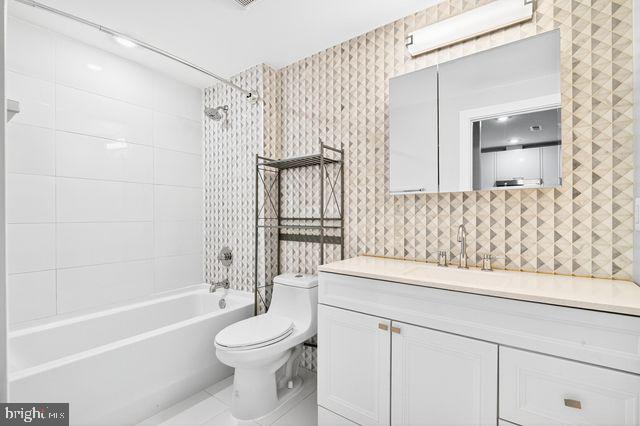 Building Photo - 1638 K St NE