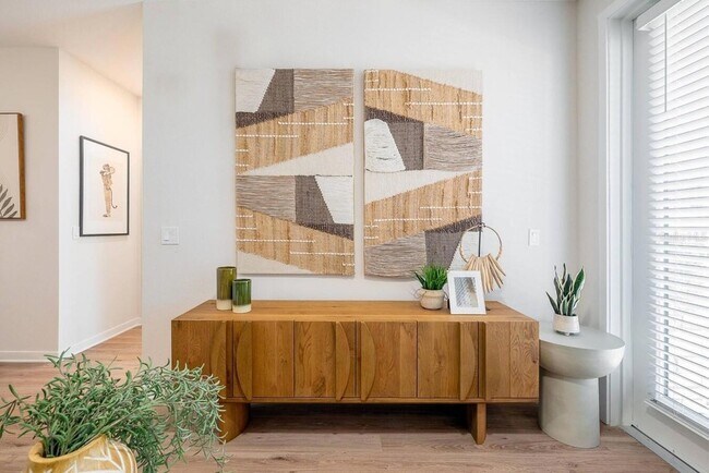 Building Photo - 3020 Base Blvd