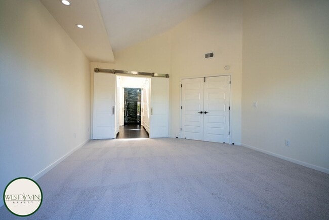 Building Photo - Chic 4 Bedroom, 2.5 Bath Single-Story Home