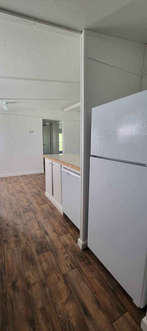 Building Photo - Ready to Move in