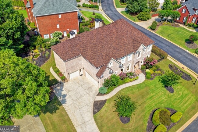 Building Photo - 8910 Pinehurst Cove