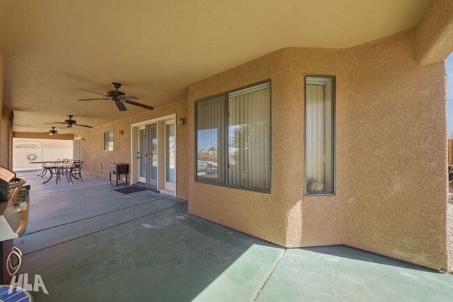 Building Photo - 10390 Fairway Dr