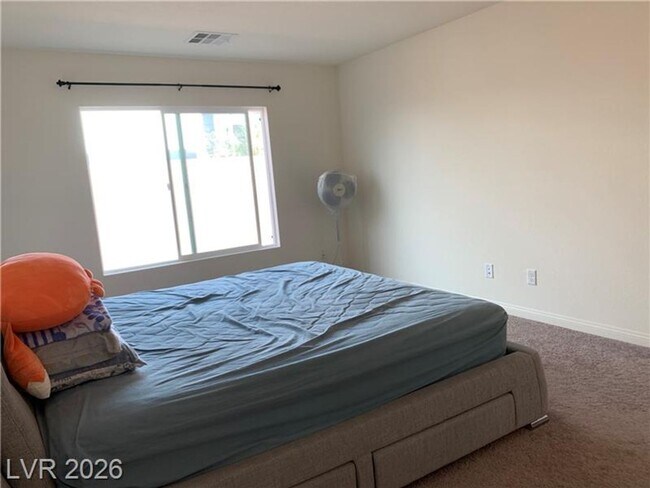 Building Photo - Nearly New! Stunning 5-Bedroom Home with Modern Features
