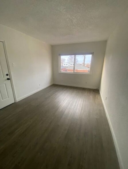 Building Photo - 815C Courtois