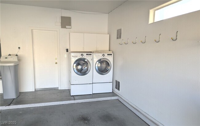 Building Photo - 2766 Hartwick Ln