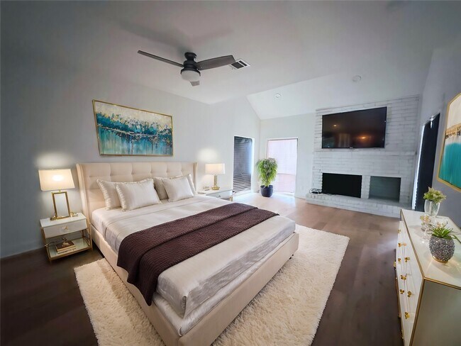 Building Photo - 3202 La Quinta Dr