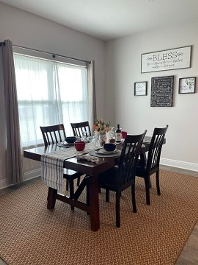 Building Photo - Bridge Harbor!  4 bedroom 2 bath home with...
