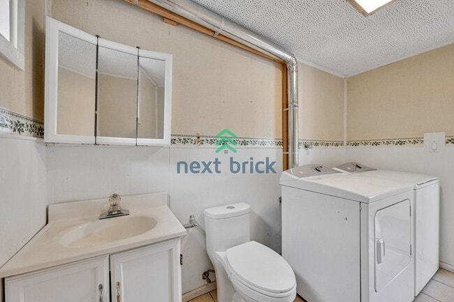 Building Photo - Beautiful home with 4 beds, 2 baths for rent