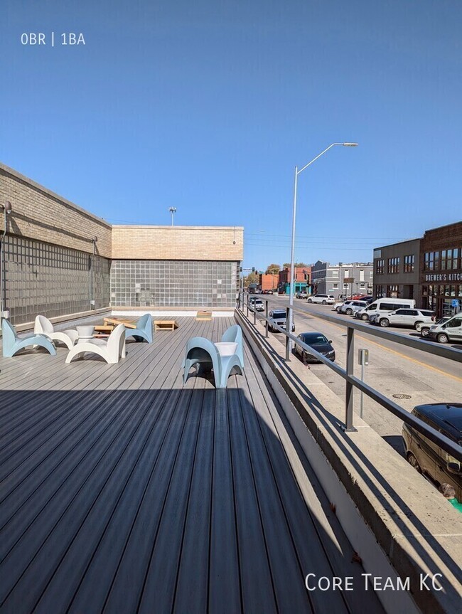 Building Photo - Studio in Midtown with skylights!