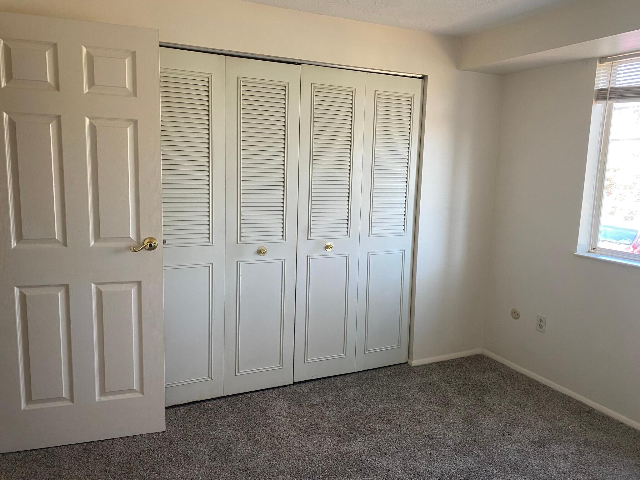 Building Photo - 329 Ridge Point Cir