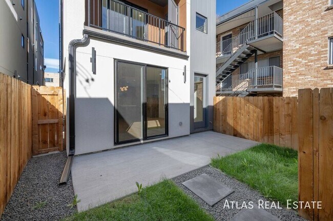 Building Photo - 830 Cherry St