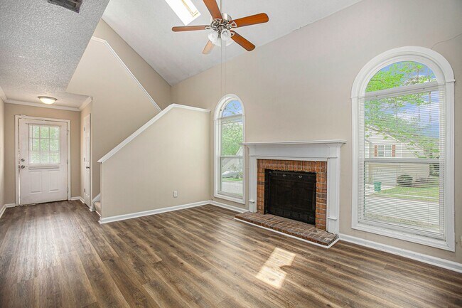 Building Photo - 6592 Anson Ct