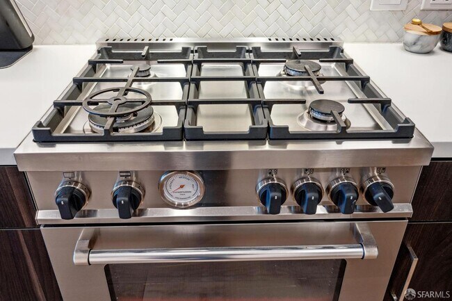 Building Photo - 1288 Howard St