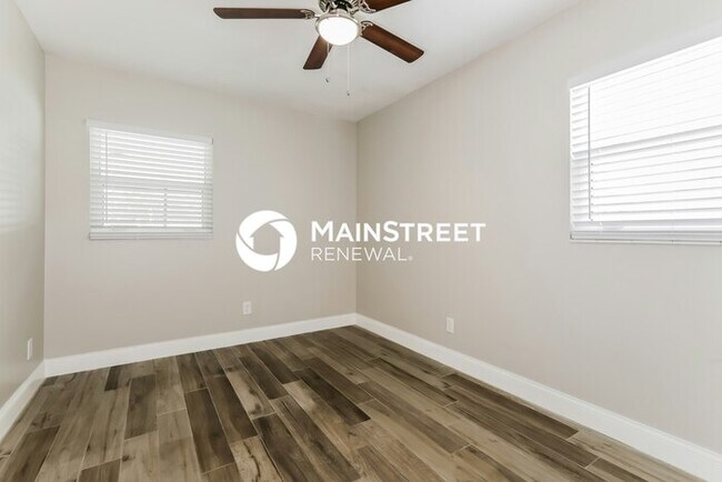 Building Photo - 3 Bedroom Pet-Friendly Home in BRANDON, FL with Main Street Renewal