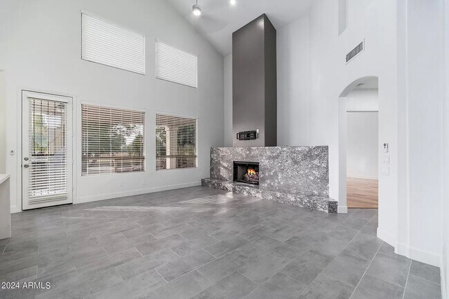 Building Photo - 6739 E Gelding Dr