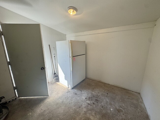 Building Photo - Updated & Charming in the Heart of North C...