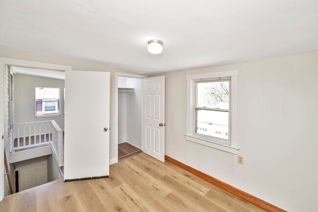 Building Photo - 492 Metropolitan Ave