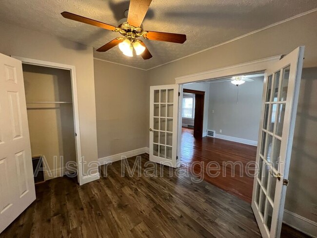 Building Photo - 3268 W 84th St