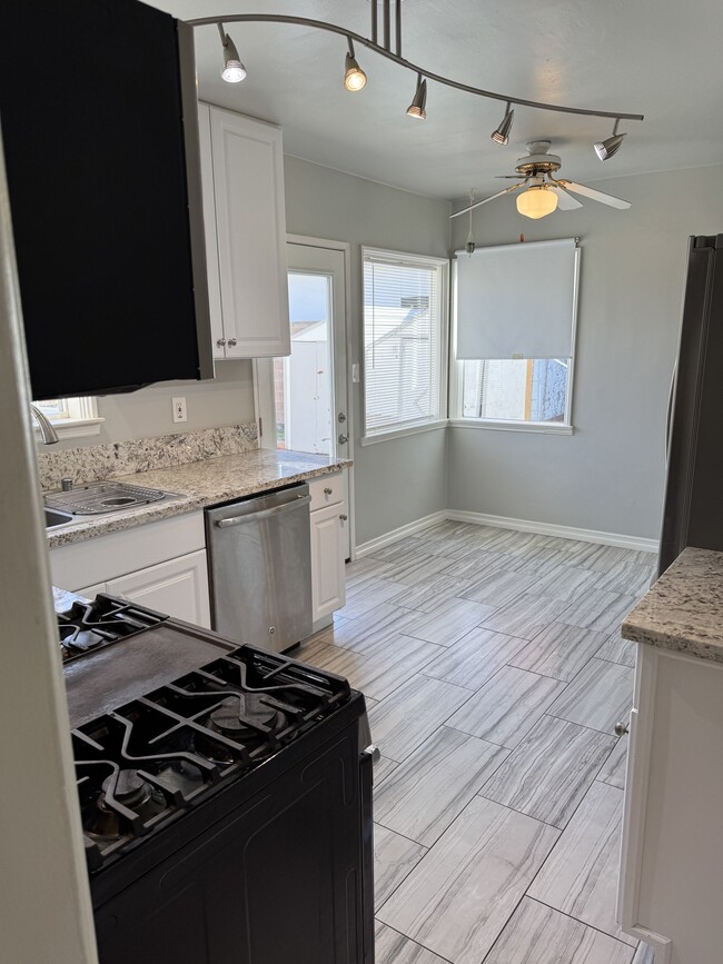 kitchen view - 4950 Chimineas Ave