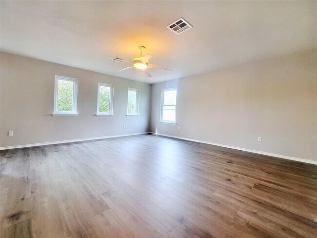 Building Photo - 110 Hays Forest Cove