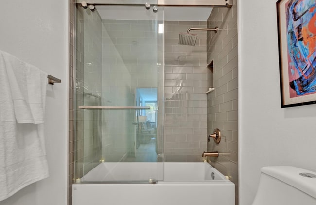 Building Photo - 750 State St