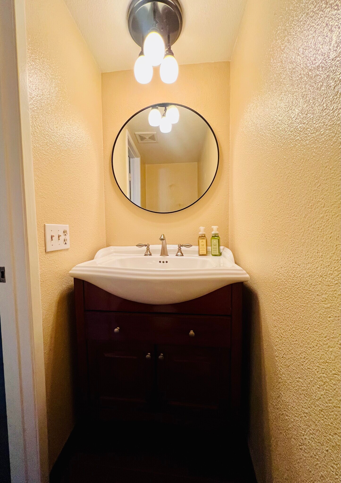 Building Photo - 19225 Index St