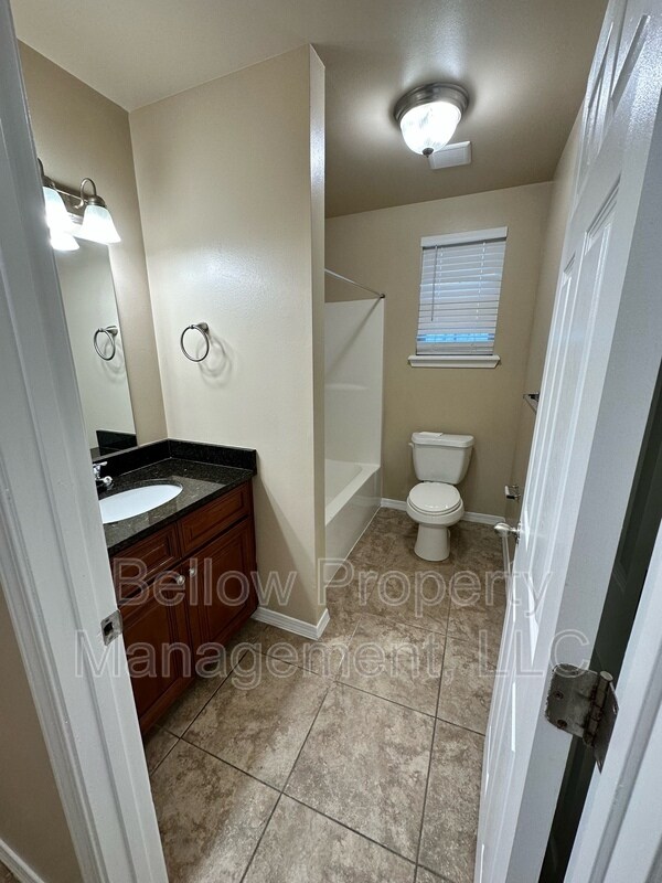 Building Photo - 4811 Thrush St