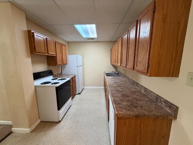 Building Photo - 1619 University Ave