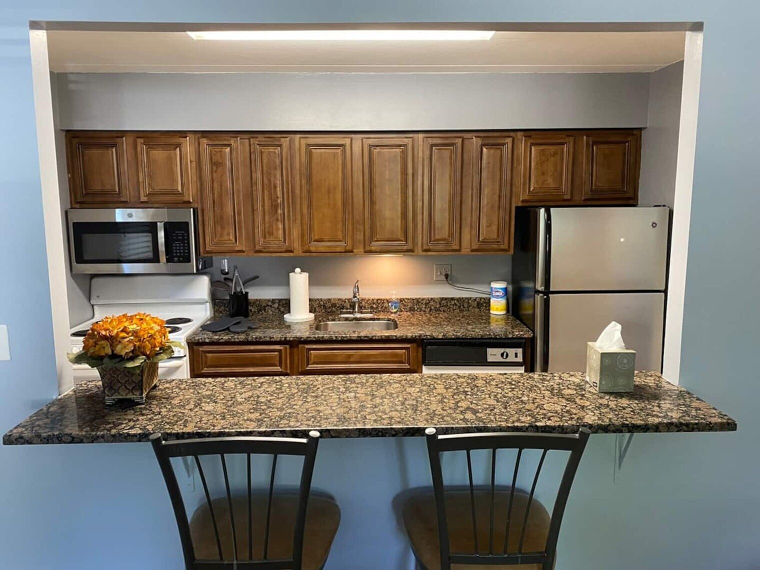 Building Photo - 100 Hampden Ave