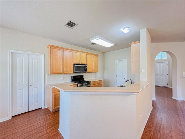 Building Photo - 1009 Hidden View Pl