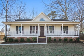 Building Photo - 3007 Brittany Dr