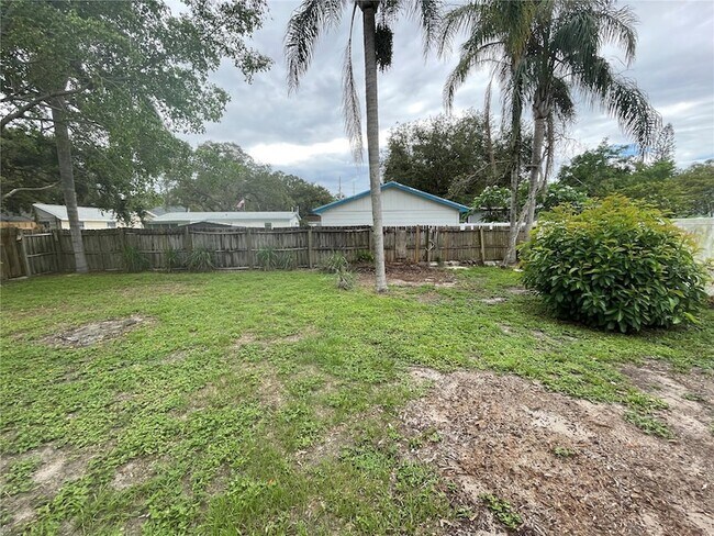 Building Photo - 1355 Davis Rd
