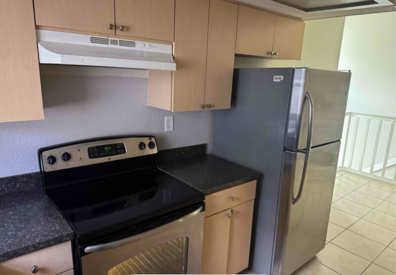 Building Photo - 7023 Oakwood Dr