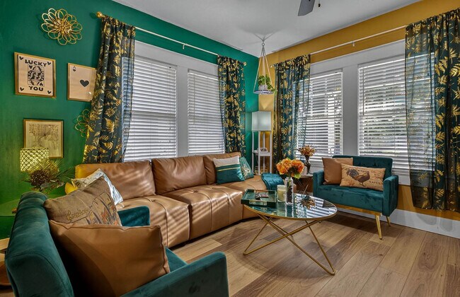 Building Photo - 5901 N Ola Ave