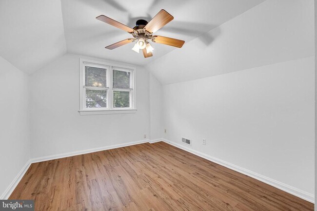 Building Photo - 5023 Druid Dr