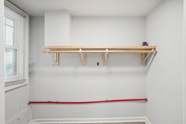 Building Photo - 940 N Carrollton Ave