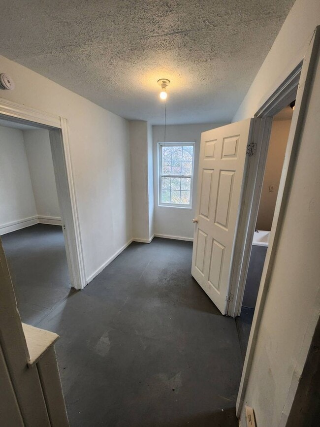 Building Photo - 521 W 14th St