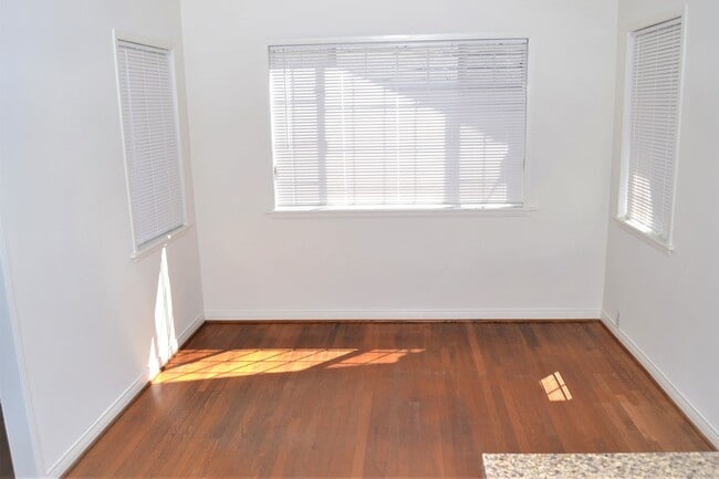 Building Photo - Charming Belmont Heights 2BD w/ Private Yard, Garage & Walk to 4th St