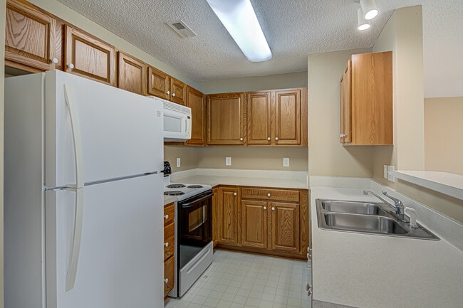 Building Photo - 6113 Hedgecock Cir