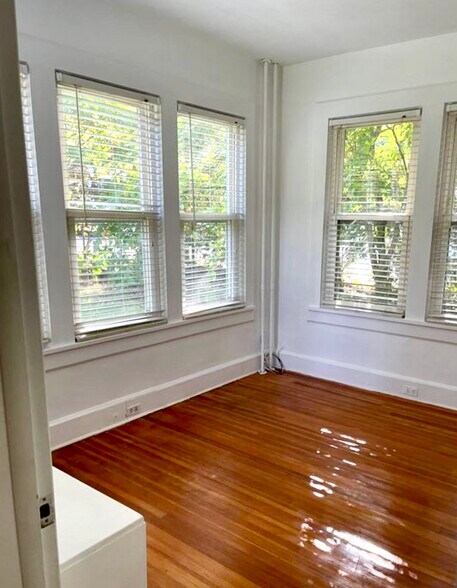 Building Photo - 25 Lenox Ave