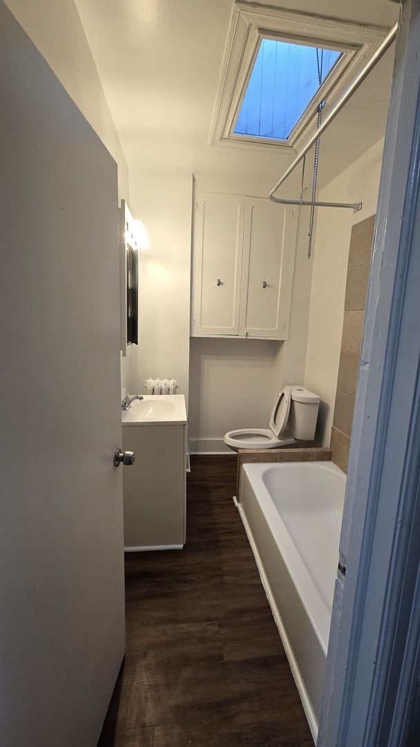 Building Photo - Beautiful West Philadelphia Porch Front