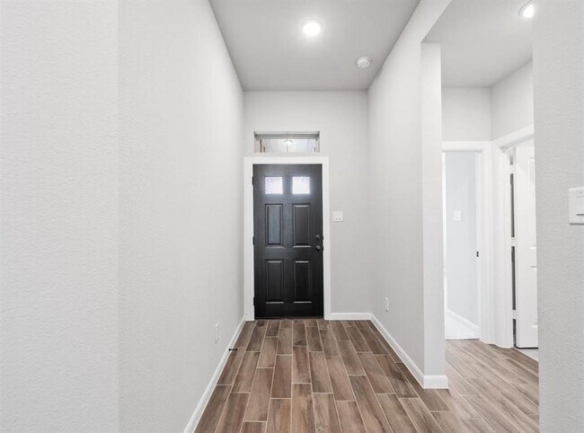 Building Photo - 311 Fanpalm Ct