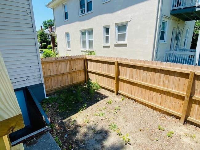 Building Photo - 2507 Seminary Ave